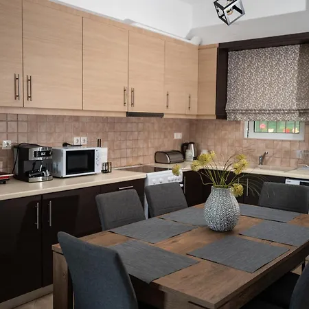 Daire τα ανετα διαμμερισματα του λεκα α2 Zaharo